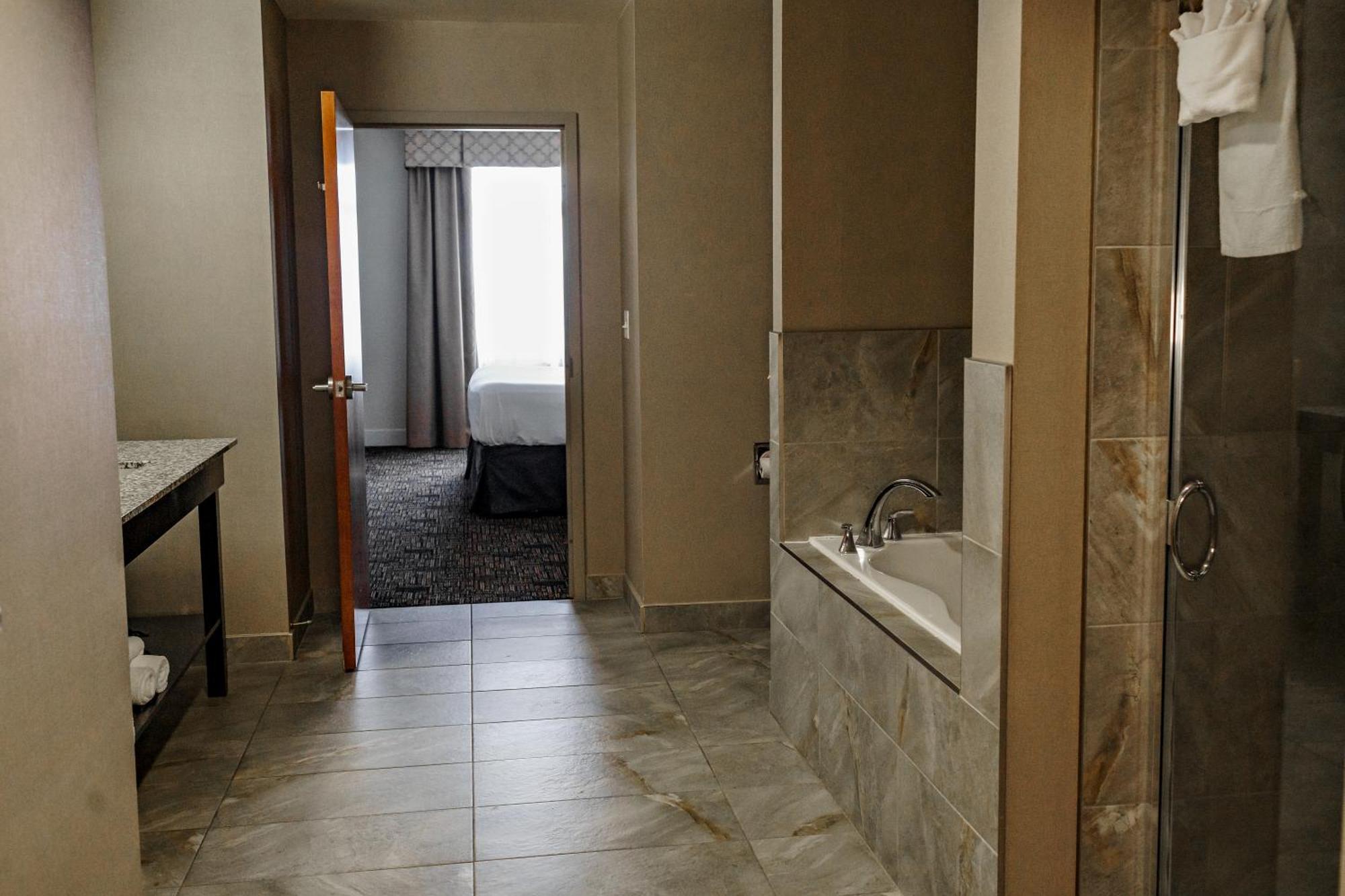 Radisson Hotel Edmonton Airport Leduc Ngoại thất bức ảnh