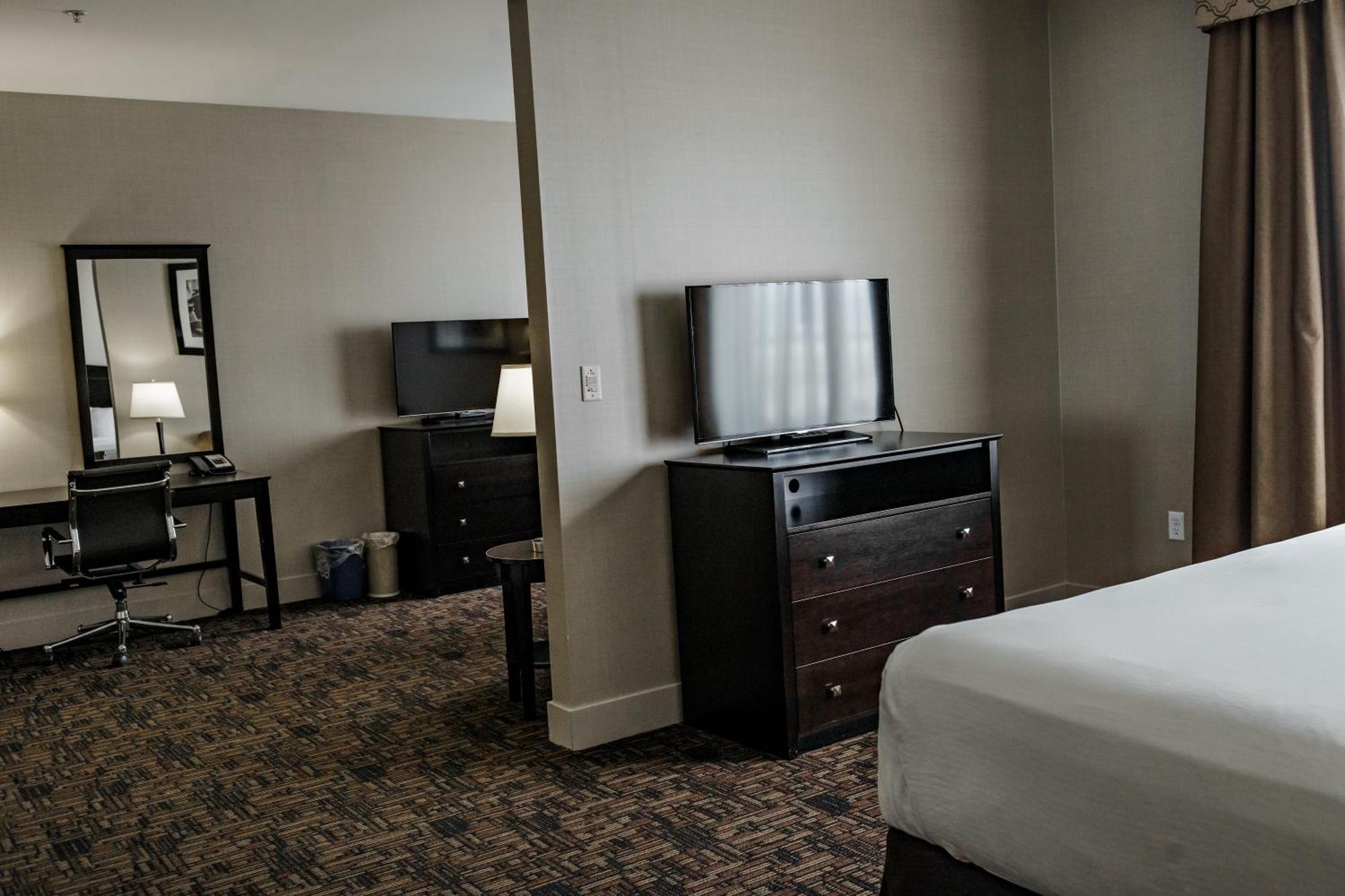 Radisson Hotel Edmonton Airport Leduc Ngoại thất bức ảnh