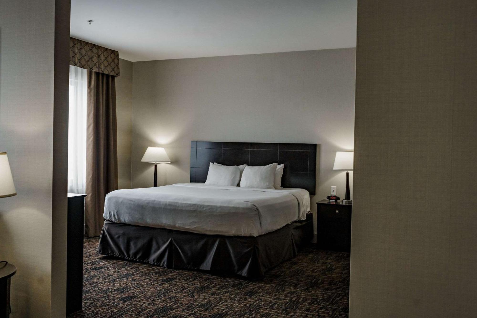 Radisson Hotel Edmonton Airport Leduc Ngoại thất bức ảnh