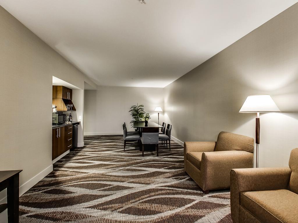 Radisson Hotel Edmonton Airport Leduc Ngoại thất bức ảnh