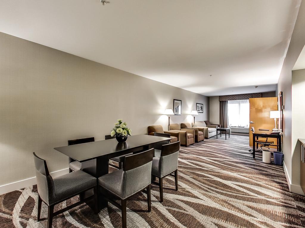 Radisson Hotel Edmonton Airport Leduc Ngoại thất bức ảnh