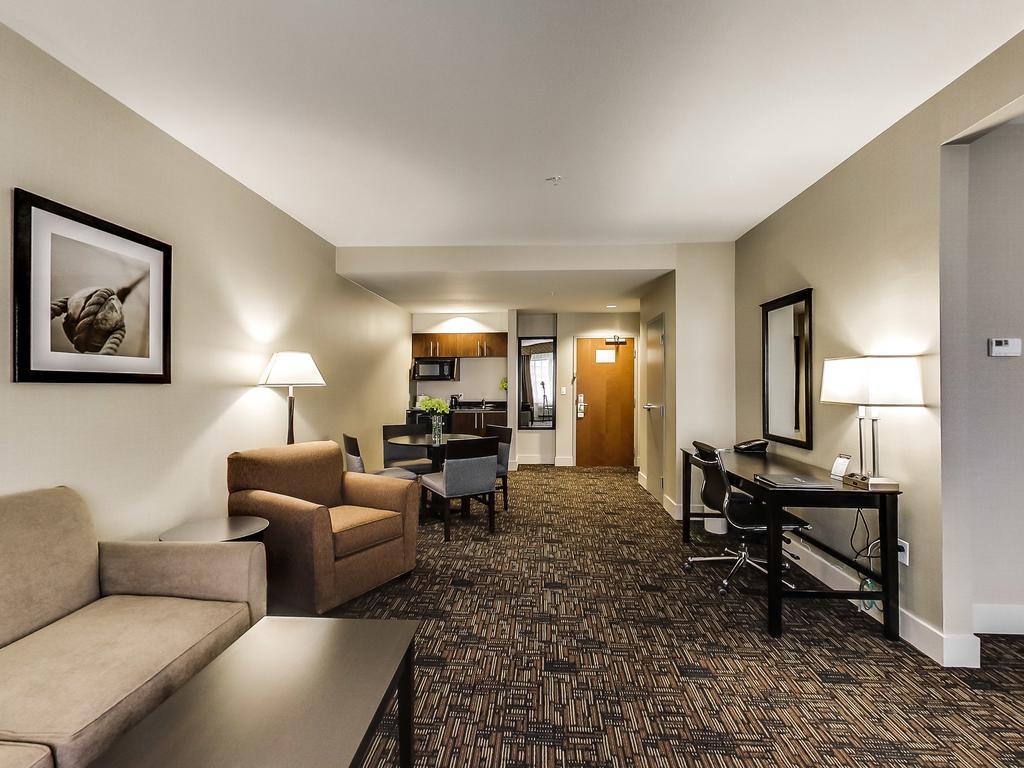 Radisson Hotel Edmonton Airport Leduc Ngoại thất bức ảnh