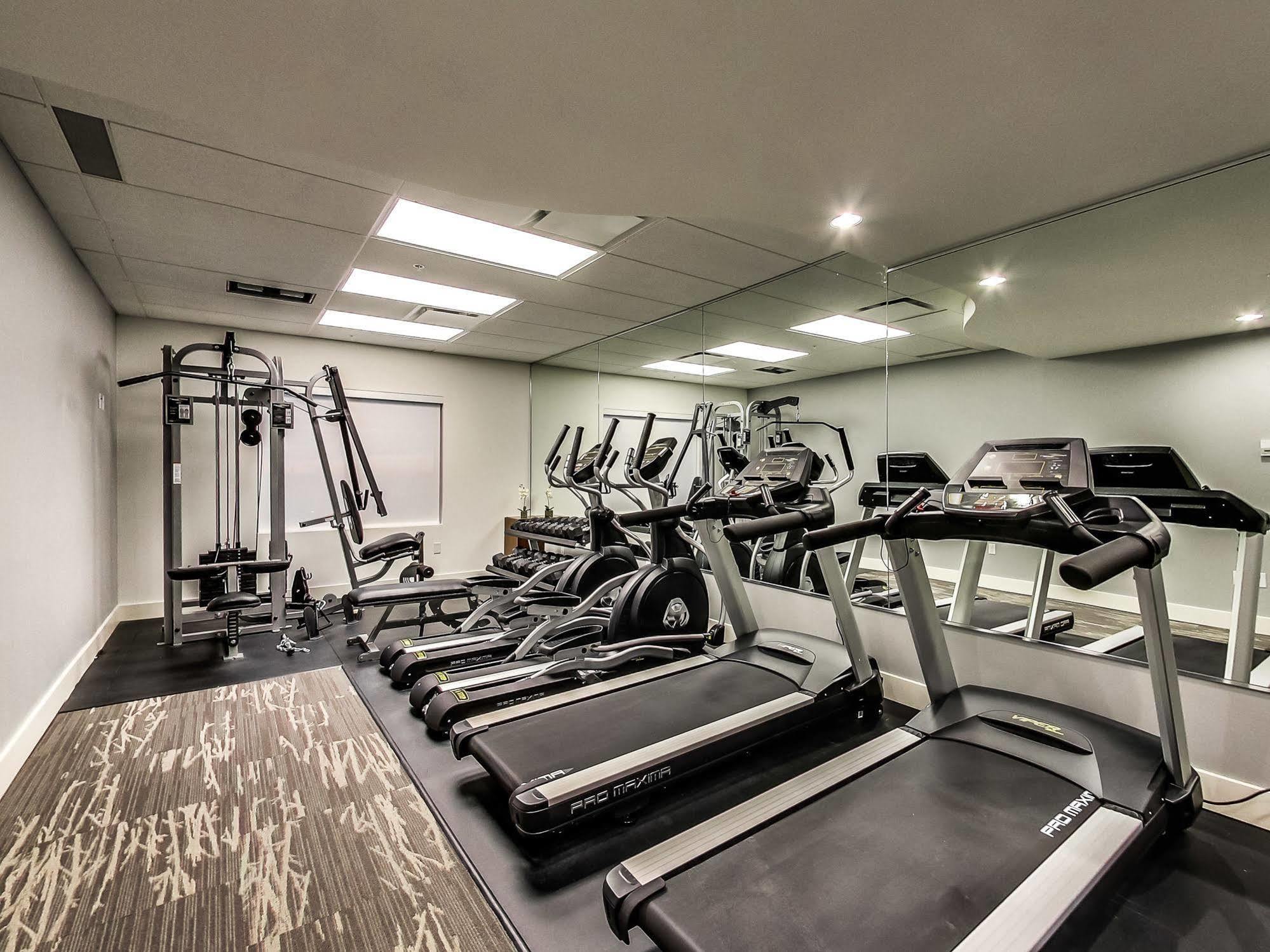 Radisson Hotel Edmonton Airport Leduc Ngoại thất bức ảnh